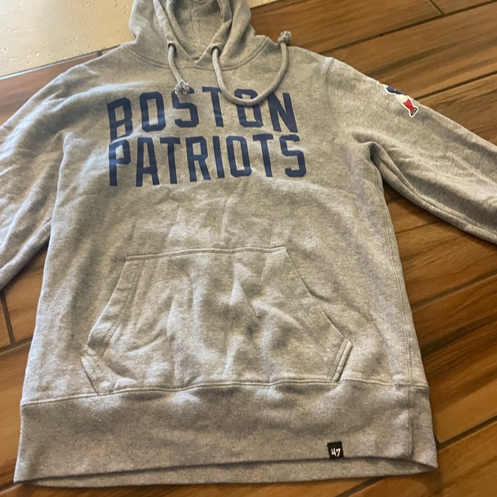 47 Boston patriots hoodie|| size Small